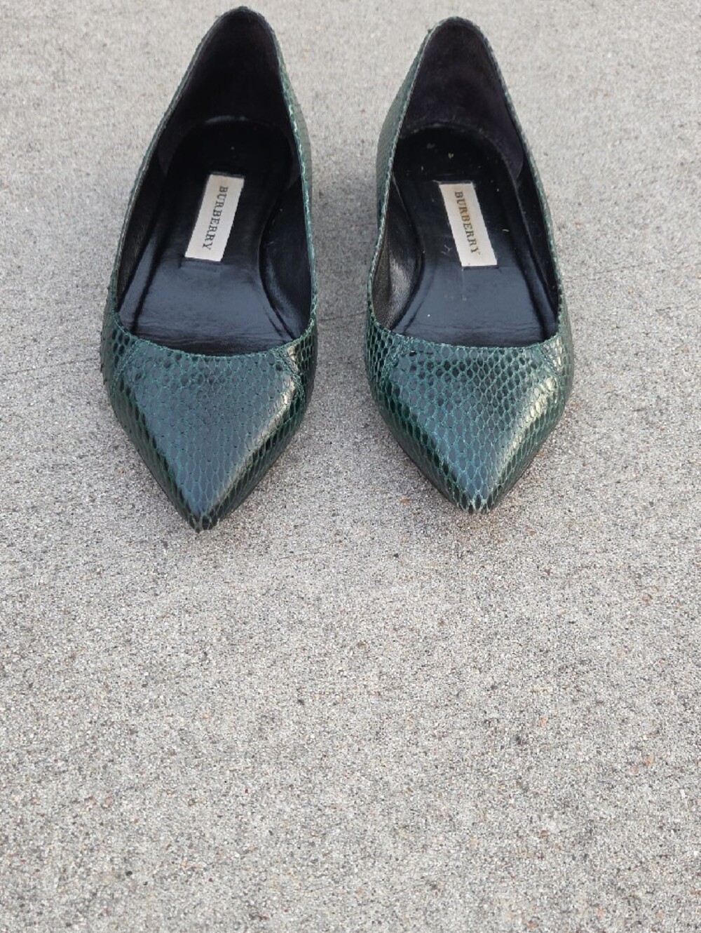 BURBERRY Green Pointed Snakeskin-Texture Flats Sz 38EU - Picture 2 of 8